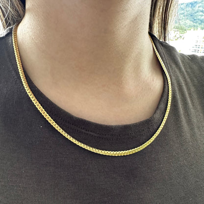 Cadena Grabada Mujer